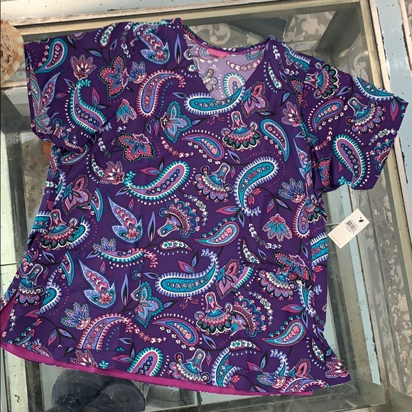 Vera Bradley Tops - Vera Bradley Purple Paisley Scrub Top